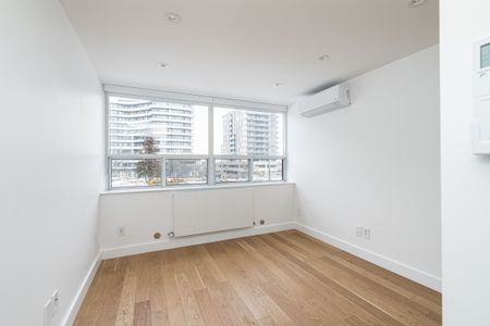 4 Overland Drive - Photo 3