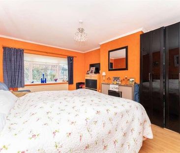 St Mary's Avenue, UB2 - Photo 5