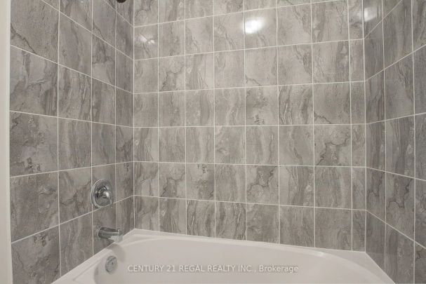 Condo Townhouse For Lease | N9195068 - Photo 1