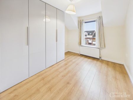 48 Redwood Grove, Dunmurry, Belfast, BT17 9RN - Photo 3