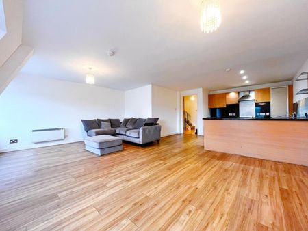 2 bedroom Flat To Let - Photo 3