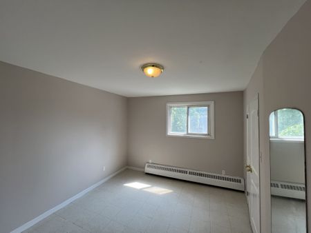 For Lease - 86 Brock Street Unit# 3, Oshawa, Ontario - Photo 3