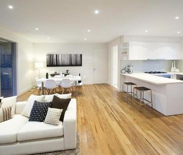 Stunning Quality Home - Photo 2