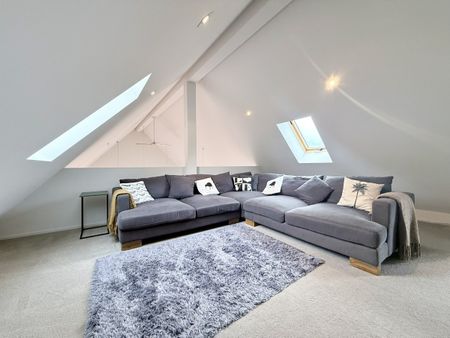 LUXURY BUSH RETREAT WITH SPA, FURNISHINGS & LAWNS INCLUDED - Photo 3