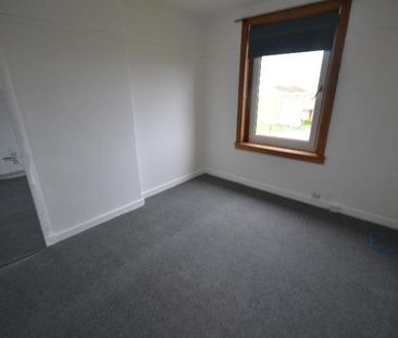 3 bedroom flat to rent - Photo 3