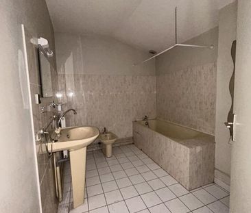 Location Appartement 3 pièces 77m² AGEN 47000 - Photo 2