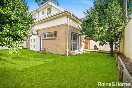 Well Presented Townhouse - Photo 4