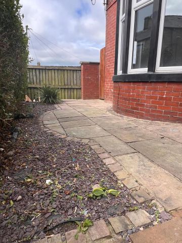 3 bedroom semi-detached house to rent - Photo 5