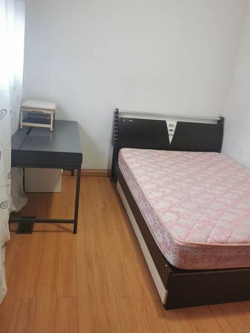 For Lease - 137A MARKHAM Street Unit# 2nd FL Two BRs, Toronto, Ontario - Photo 2