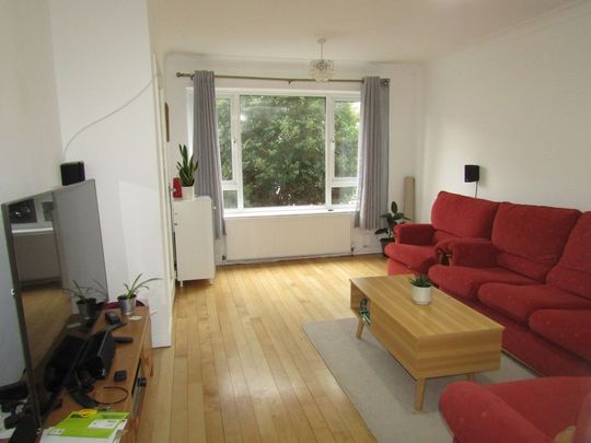 3 bed Terraced - To Let - Photo 1