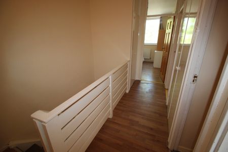 Room in a Shared Flat, Market Square, E14 - Photo 3
