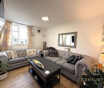 3 bedroom apartment to rent - Photo 4