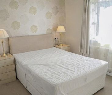 Salters Mews, Neath Hill, Milton Keynes - Photo 2