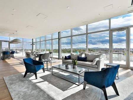 2505 Boulevard Marcel-Laurin, Montréal, QC - Photo 3