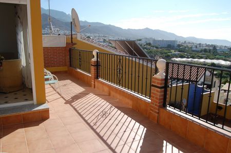 DETACHED VILLA FOR LONG TERM RENTAL SITUATED IN NERJA - Photo 3