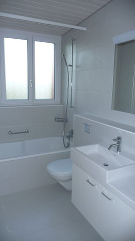 "Moderne Dachwohnung in ruhigem Wohnquartier" - Foto 2