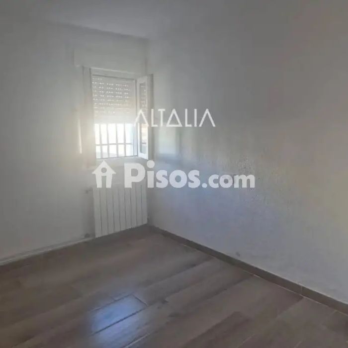 Chalet en alquiler en Avenida de los Reyes Católicos-Paseo de San Antonio - Foto 1