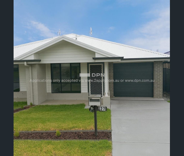 Modern new duplex - Photo 1