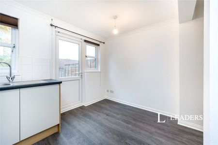 2 bedroom terraced to rent Langcliffe Drive, Heelands, Milton Keynes, MK13 - Photo 4