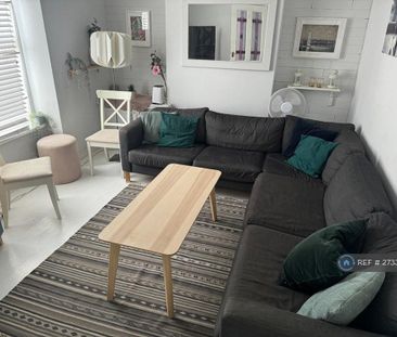 4 bedroom terraced house to rent - Photo 1