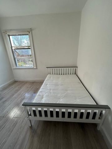 Room in a Shared House, Brownhill Road, SE6 - Photo 5