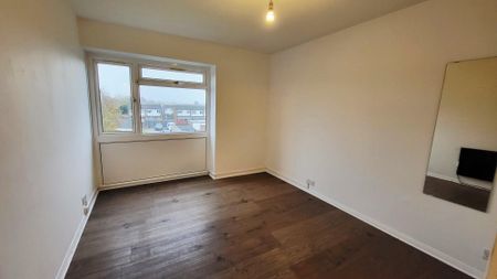 Crossbrook Street, Waltham Cross, Cheshunt - Photo 2