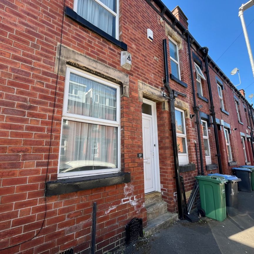 2 bedroom terraced house to rent - Photo 1