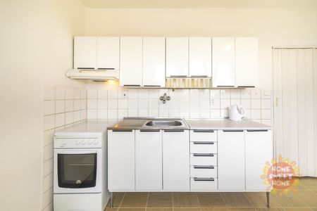 Pronájem bytu 1+1 44 m² - Fotografie 4