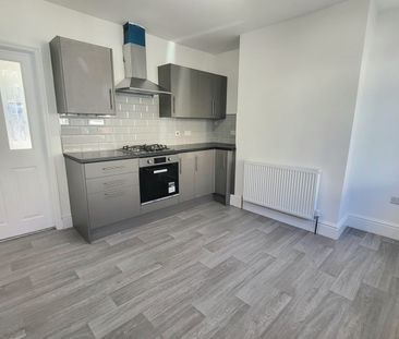3 Bed Terraced House, Stanningley Road, LS13 - Photo 6