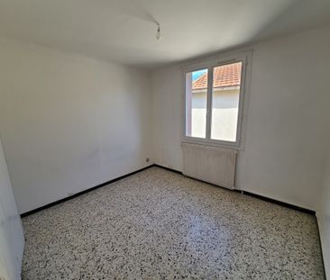 Location Appartement 3 pièces 49m² MARSEILLE 9ème - Photo 4