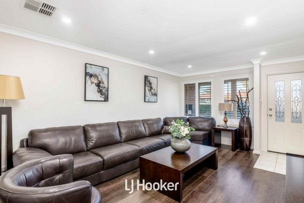 Spacious & Convient locale - Photo 1