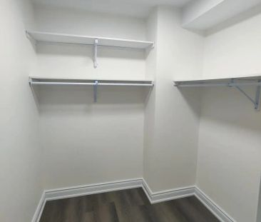 460 MACTIER DRIVE - Photo 5