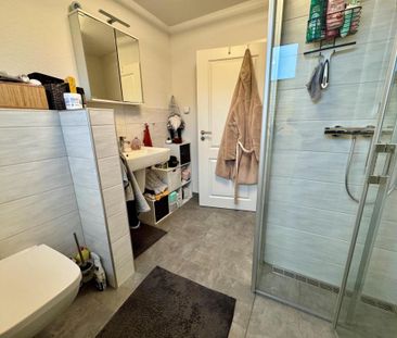 VERMIETUNG einer hochwertigen 2-Zimmer-Wohnung im Dachgeschoss - Photo 2