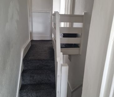 Room in a Shared House, Stock Street, E13 - Photo 6