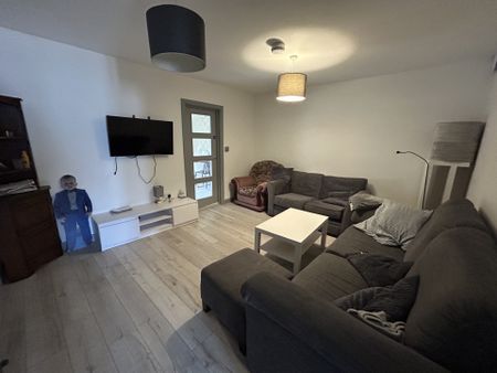 One-Bedroom House share - Photo 2