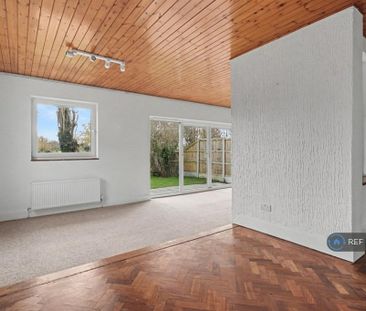 5 bedroom detached house to rent - Photo 4