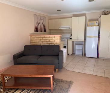 One Bedroom Beauty - Photo 3