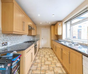 5 bedroom maisonette to rent - Photo 5