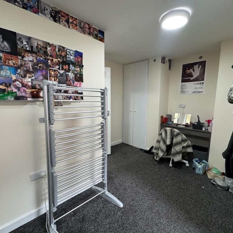 4 bedroom house to rent - Photo 1