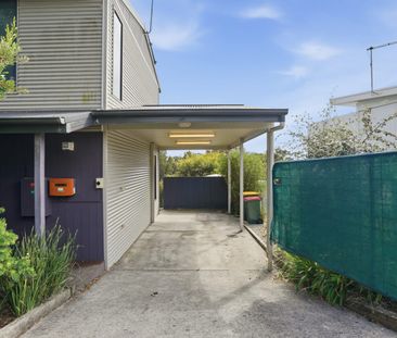 Relaxed coastal charm, with direct views of the ocean and golf course - Photo 6