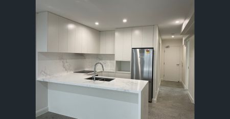 PARTLY FURNISHED LUXURY APARTMENT AT A PRIME LOCATION - Photo 2