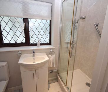 2 bedroom semi-detached bungalow to rent - Photo 2