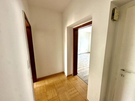 Gemütliche 2-Zimmer-Wohnung mit Balkon und Stadtblick im Zentrum von Knittelfeld! - Photo 5