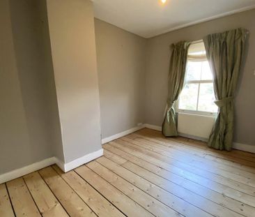 2 bedroom end of terrace house to rent - Photo 4
