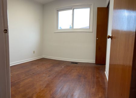 For Lease - 166 Roywood Drive, Toronto, Ontario - Photo 2