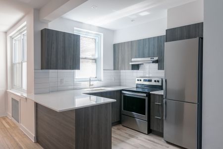 2105 Chomedey Street - Photo 3