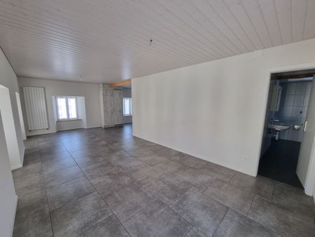 Joli appartement de 3,5 pièces au 2ème étage situé au centre du village - Photo 2