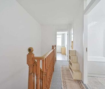 Swanwick Close, Roehampton, SW15 - Photo 3