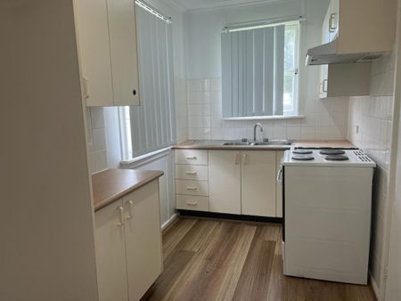 Family-Friendly Home in a Prime Location! - Photo 2