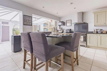 Hillcrest Way, Epping, CM16 - Photo 4